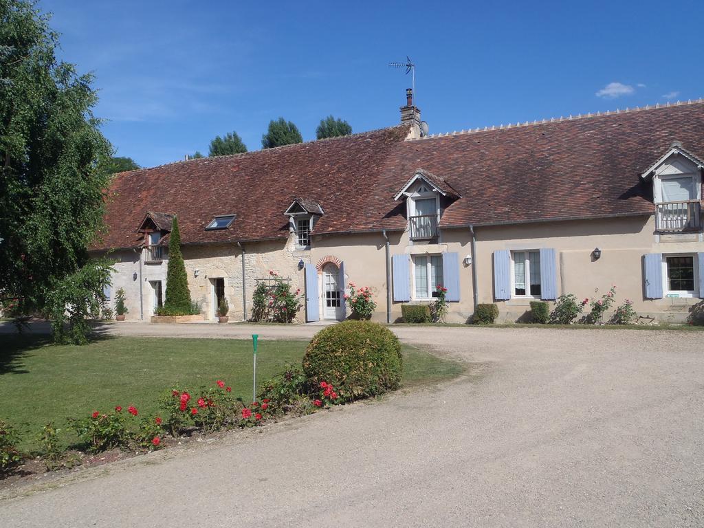 Chambres D'Hotes Du Domaine De Jacquelin Saint-Germain-du-Puy Luaran gambar